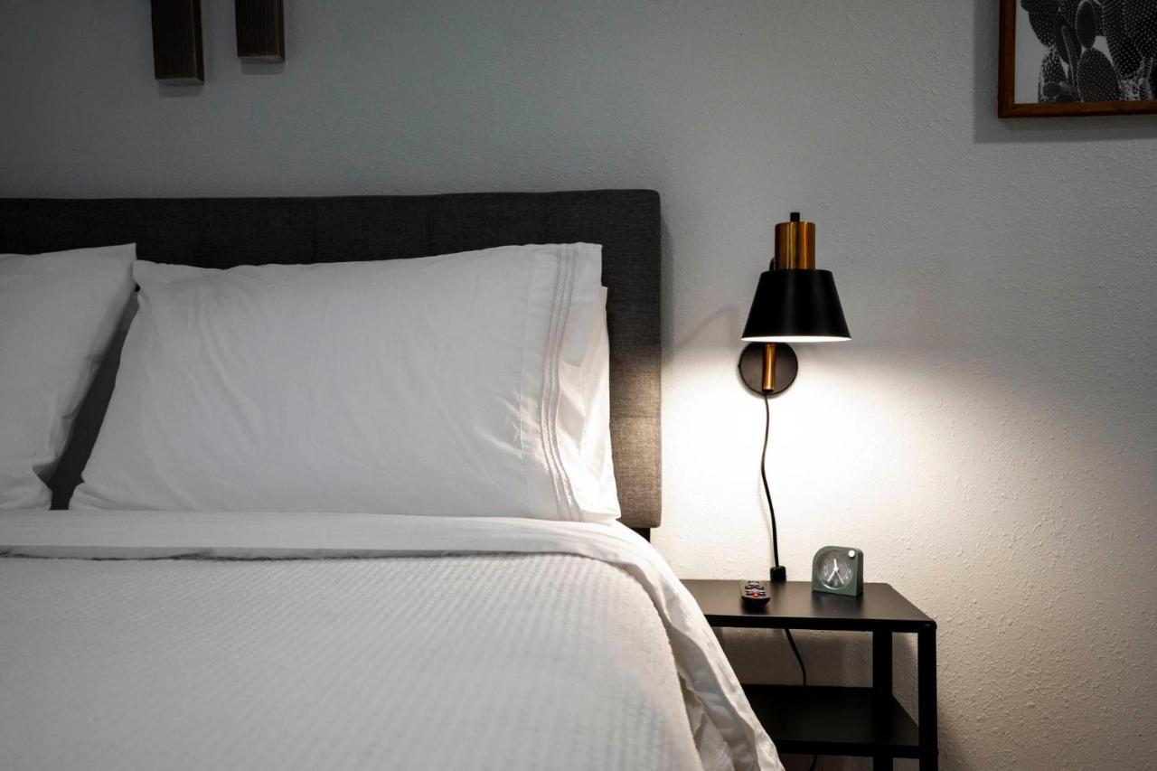 New! The Yellow Door- Downtown Wimberley W/ River Access المظهر الخارجي الصورة