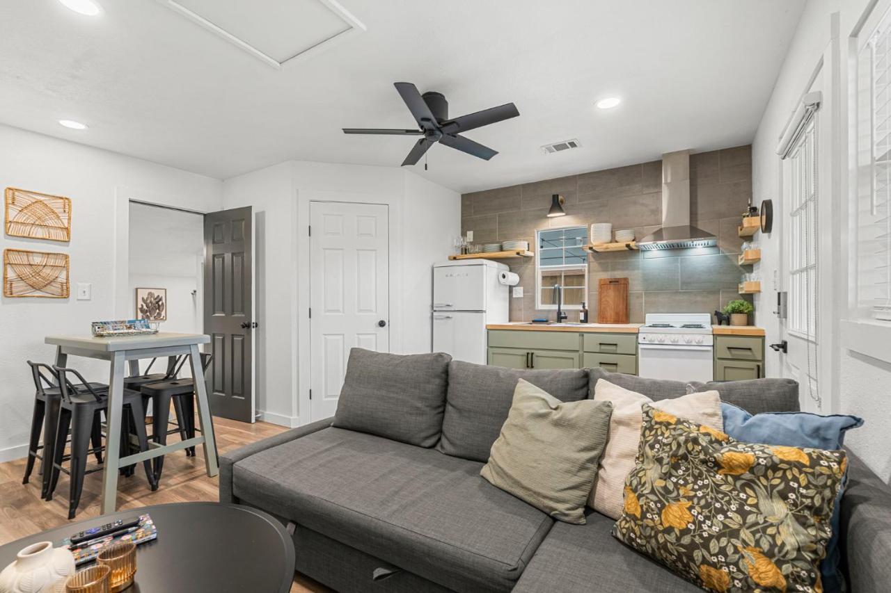 New! The Yellow Door- Downtown Wimberley W/ River Access المظهر الخارجي الصورة