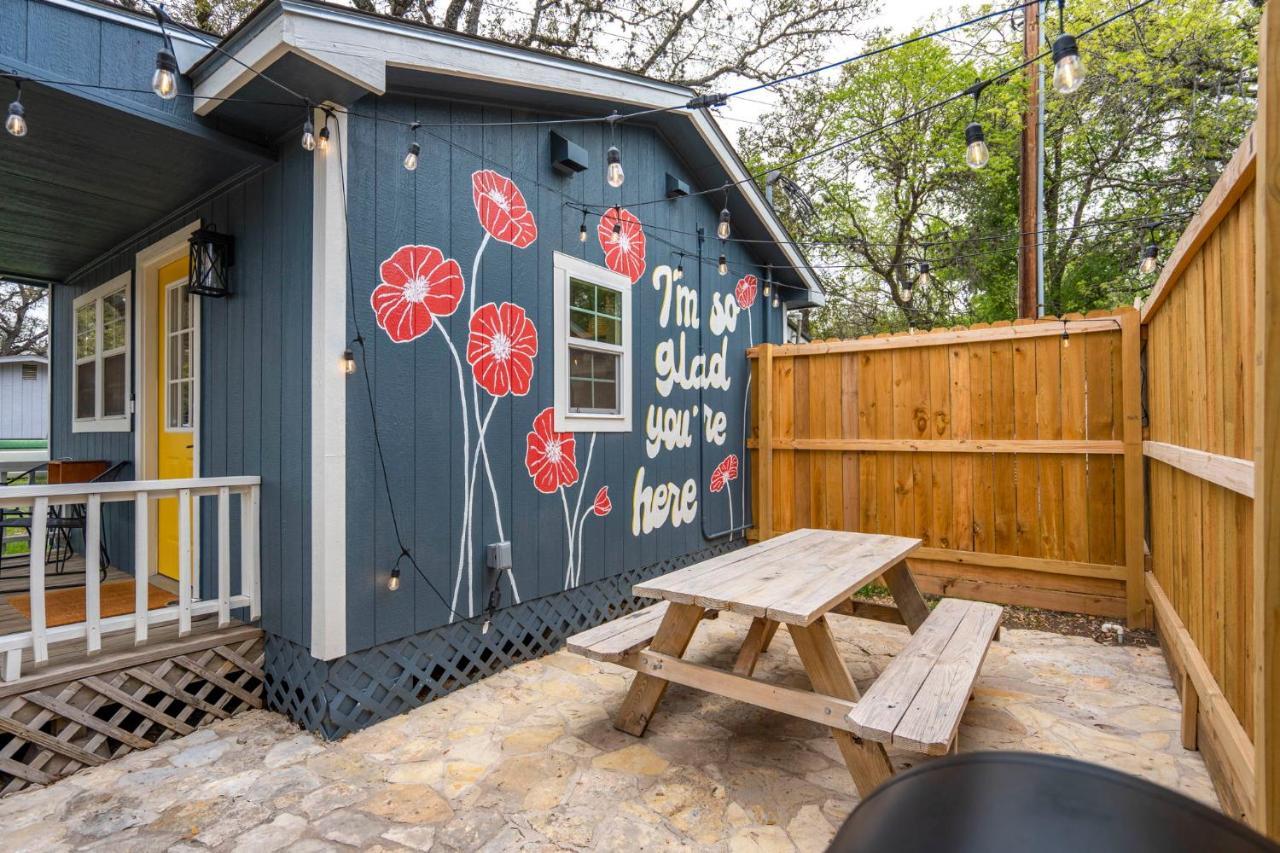 New! The Yellow Door- Downtown Wimberley W/ River Access المظهر الخارجي الصورة