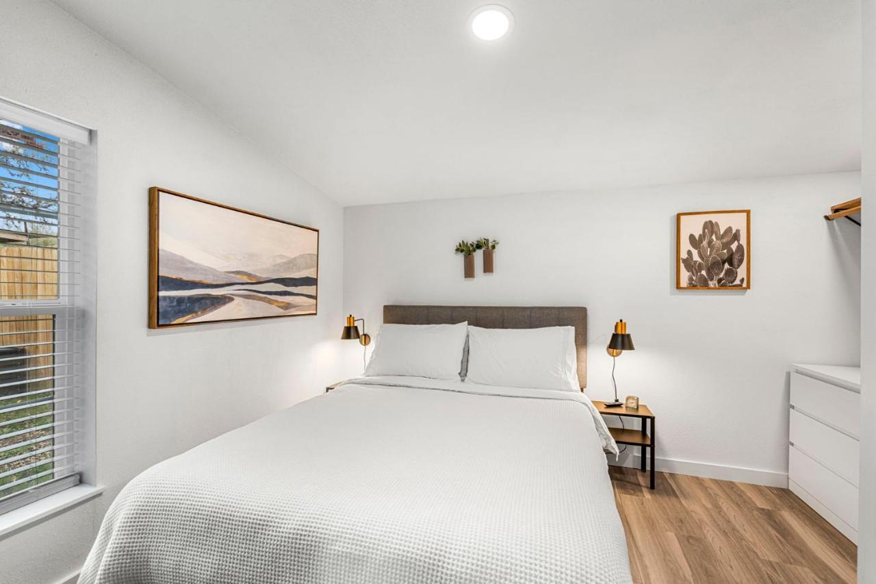 New! The Yellow Door- Downtown Wimberley W/ River Access المظهر الخارجي الصورة
