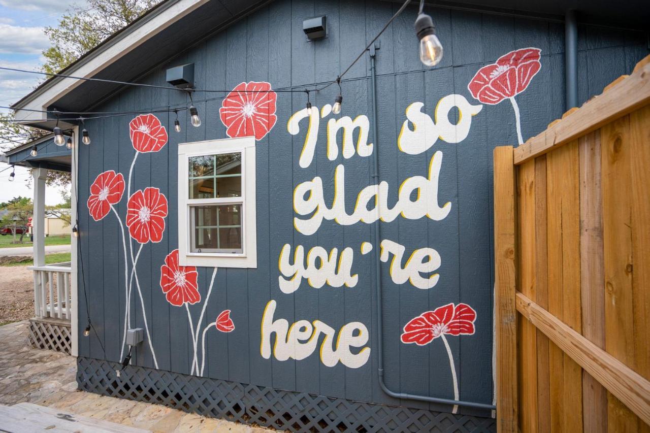 New! The Yellow Door- Downtown Wimberley W/ River Access المظهر الخارجي الصورة