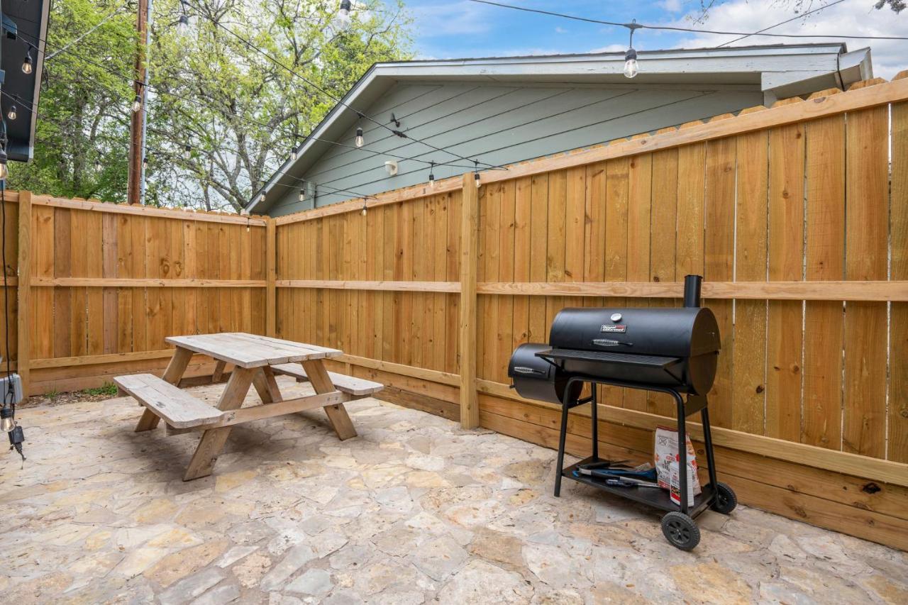 New! The Yellow Door- Downtown Wimberley W/ River Access المظهر الخارجي الصورة